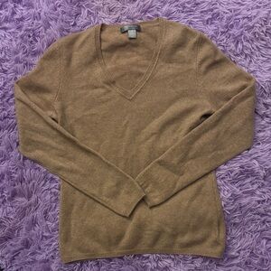 Elegant V-Neck Sweater in Warm Brown